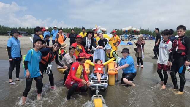 岩手県政150周年記念パレードを「ハートフルエリア」から観覧